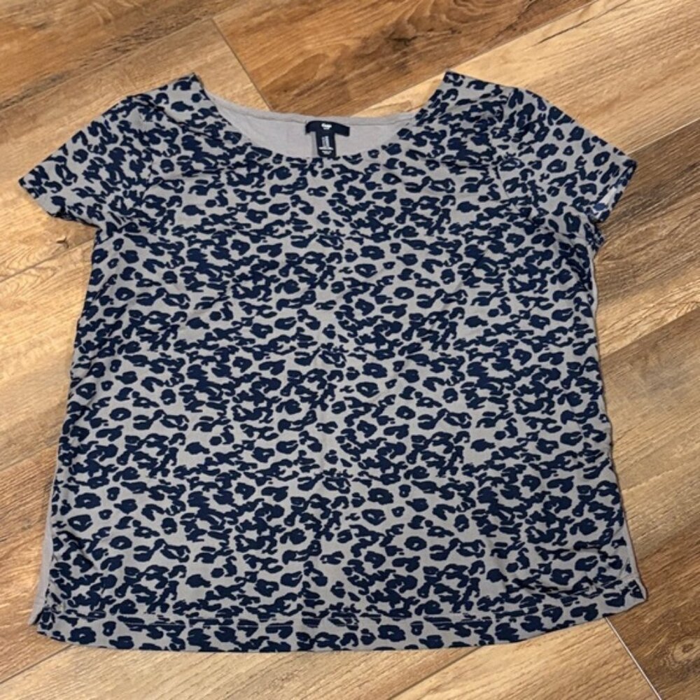 GAP Blue and Gray Leopard Print Top